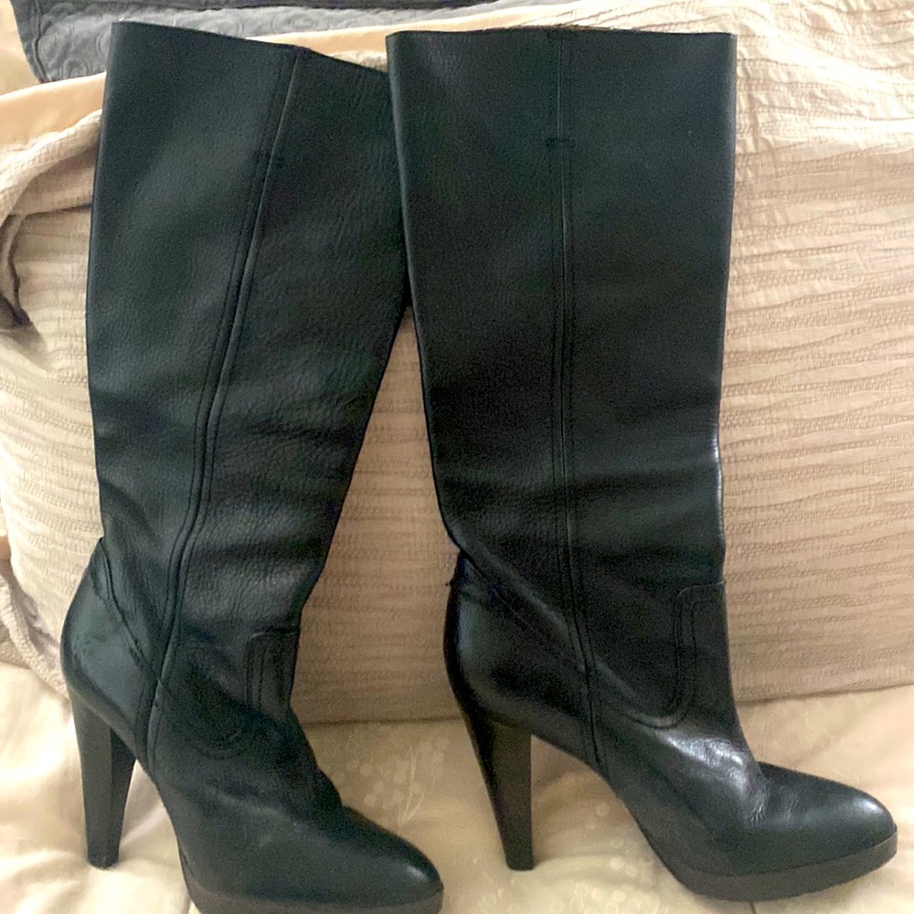 I buy this boots but they don’t fit me  Frye Harlow campus